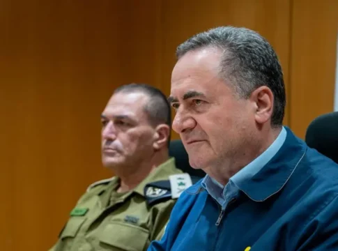 Высокопоставленные чиновники системы безопасности предупреждают о волне увольнений офицеров из-за вмешательства Каца в армейс