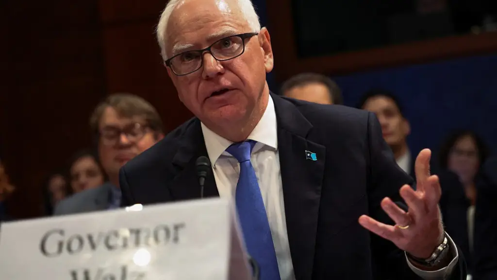 Губернатор Миннесоты ответил Трампу на критику в адрес сомалийских иммигрантов