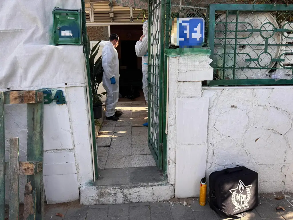 Трагическая находка в Тель-Авиве: 81-летний мужчина обнаружен мертвым в состоянии разложения