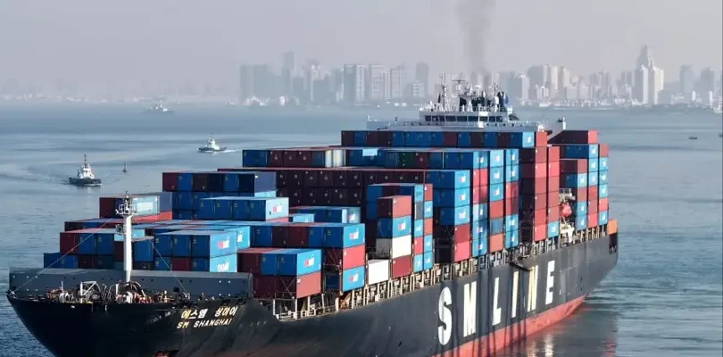 Китайский профицит торгового баланса превысил рекордный триллион долларов США, несмотря на торговую войну