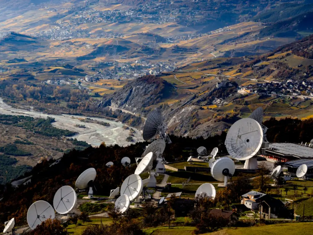 Швейцарский город Лейк одобрил установку спутниковых антенн SpaceX