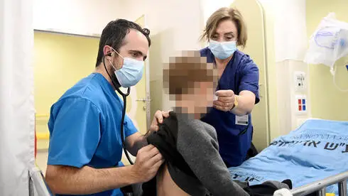 Израильские больницы возвращают маски из-за 