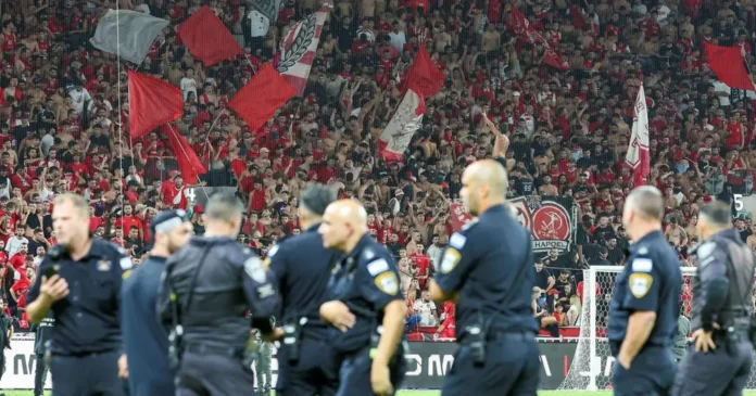 Суд продлил арест 23 болельщикам 