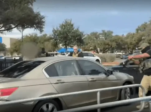 Мигрант протаранил машину ICE в Сан-Антонио, агент в больнице