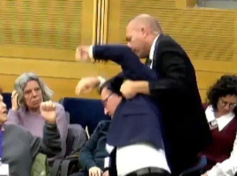 Профессора выгнали из комиссии Кнессета: 