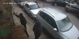 Антисемитский акт в Пловдиве: свастика и оскорбления на воротах синагоги Антисемитский акт в Пловдиве: свастика и оскорбления на воротах синагоги