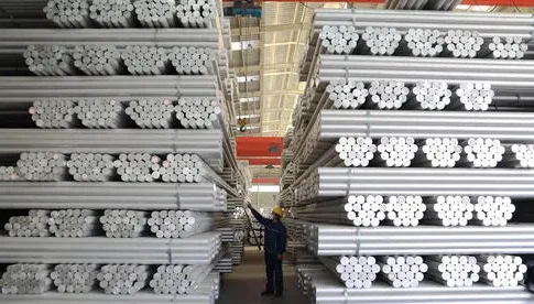 Смотрич отменил пошлину на алюминий: подозрения в предвыборных маневрах