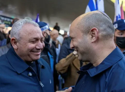 Беннет, Айзенкот и Лапид: объединяйтесь сейчас!