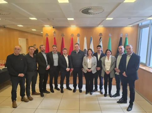 Власти конфискуют транспорт за сжигание мусора