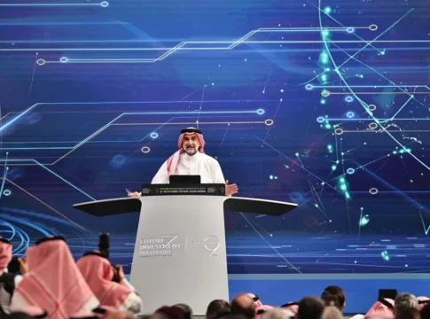 Нефтедоллары текут в технологии: фонды Ближнего Востока вложили миллиарды в ИИ