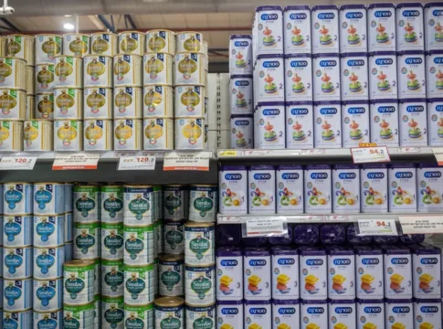 Цены на детское питание взлетели: запросы на помощь выросли на 25%