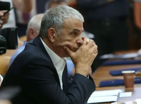 Моше Кахлон метит в 