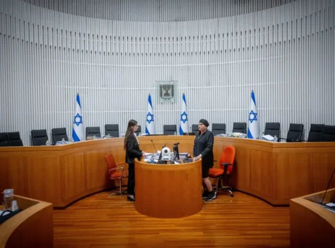 Бюджетный скандал: Верховный суд разбирается с миллиардом для харедим