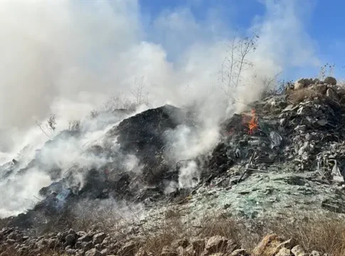 Израиль ужесточает борьбу с мусорными пожарами: конфискация транспорта и оборудования