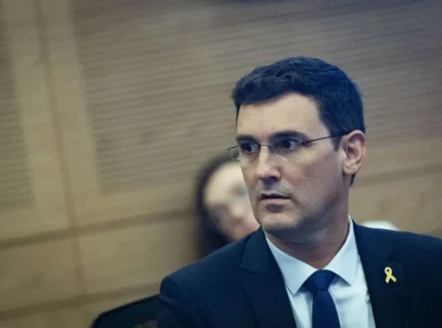 «Кахоль Лаван» на грани: Гинзбург о провале в опросах и будущем коалиций