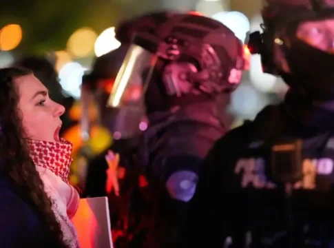 Агенты иммиграционной службы США подстрелили двоих в Портленде