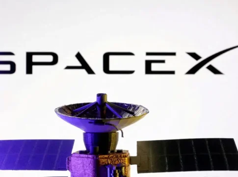 SpaceX получит разрешение на запуск еще 7500 спутников Starlink