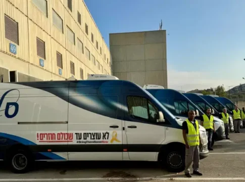 Экстренная доставка вакцин: «Сэла» за 3 дня привила тысячи медиков и пенсионеров