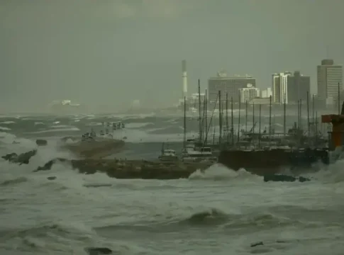 Шторм возвращается: дождь, ветер и снег уже этой ночью