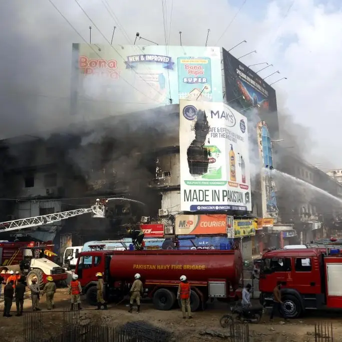 Пожар в торговом центре Карачи: 14 погибших, десячи пропали