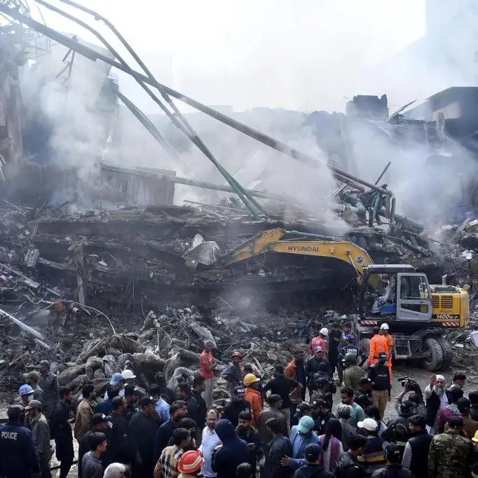 Пожар в торговом центре Карачи: 14 погибших, десячи пропали