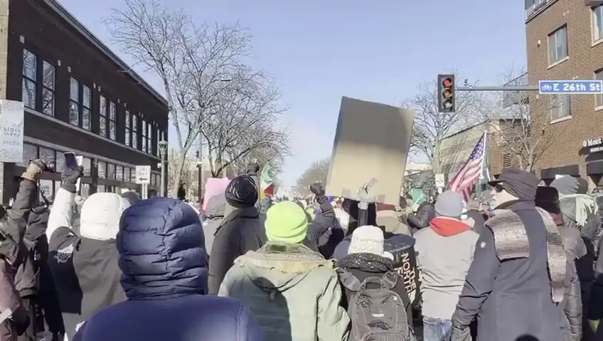Протесты в Минеаполисе после стрельбы
