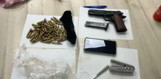 Полиция устроила рейд в Негеве: 16 задержанных, арсенал оружия и экологические штрафы Полиция устроила рейд в Негеве: 16 задержанных, арсенал оружия и экологические штрафы