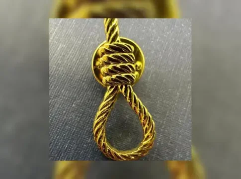 Вход в Кнессет запрещен с символом «виселицы»