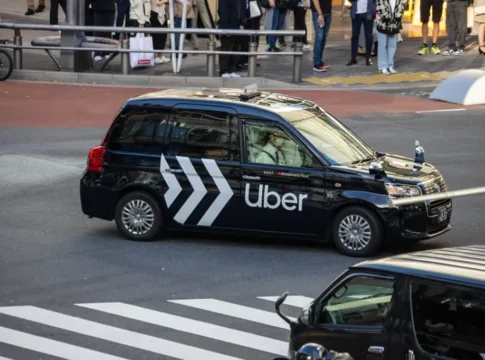 Законопроект об Uber прошел первое чтение: таксисты требуют компенсации