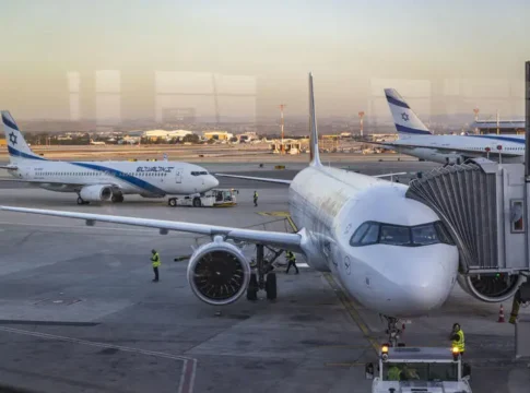 Пассажиров рейса из США просят пройти проверку на корь