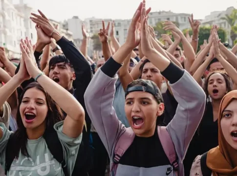 Гнев марокканской молодежи: миллиарды на футбол против рушащихся школ