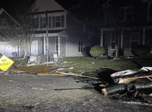 Торнадо в Блумингтоне: разрушения и отключение электричества