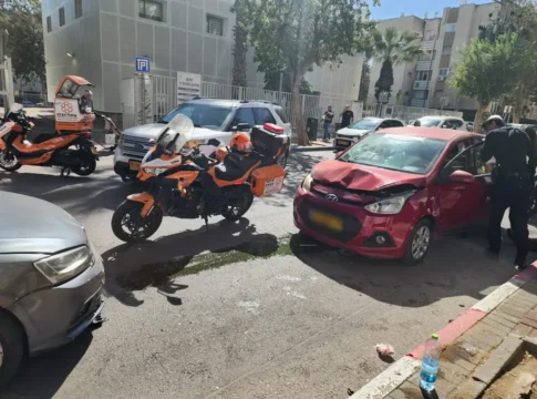 Серьезное ДТП в Ашкелоне: три машины столкнулись, есть пострадавшие