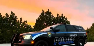 Полиция Брэнсона получит полномочия по борьбе с нелегалами Полиция Брэнсона получит полномочия по борьбе с нелегалами