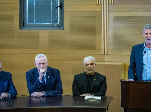 Оппозиция: Хватит ошибок, пора сосредоточиться на цели