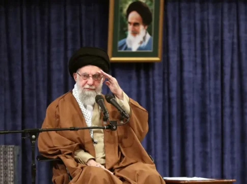 США против Ирана: почему Трамп не спешит с войной