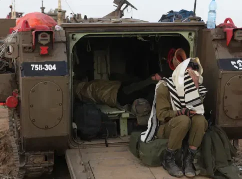 רבנים נגד שילוב נשים בשריון: 