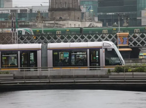 Ирландия отстает: оплата проезда картой займет еще два года