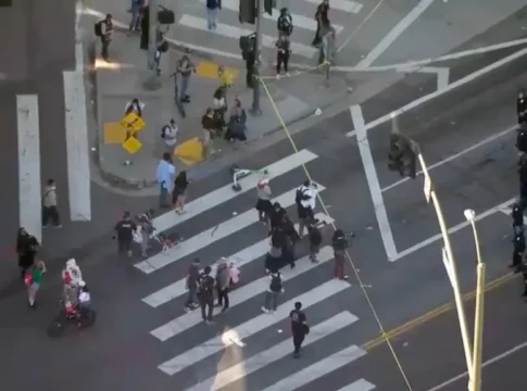 Протест студентов в Лос-Анджелесе перерос в насилие