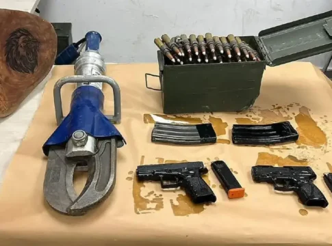 Оружие и взрывчатка найдены в школе в Лакье