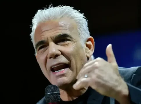 Лапид: Кто-то помог Нетаниягу исказить протоколы