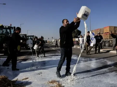 Молочная война: фермеры угрожают остановкой поставок, Смотрич обвиняет «группы давления»