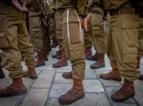 Унижение в ЦАХАЛе: харедим-новобранцев заставили раздеться и отжиматься