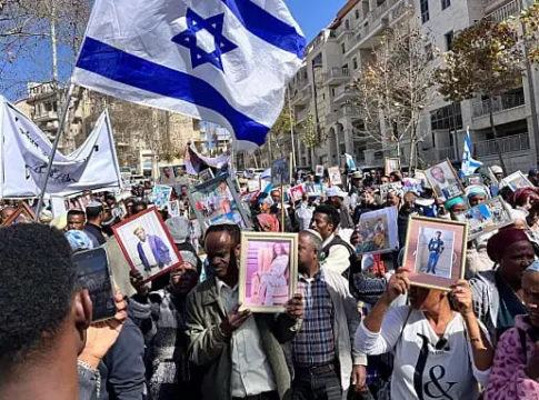 Тысячи требуют возобновить репатриацию из Эфиопии: «Правительство игнорирует»