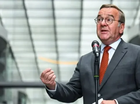 Германия требует от Европы взять безопасность в свои руки