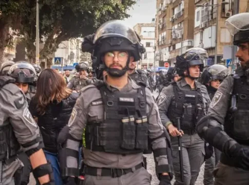 Напряжение в Бней-Браке: «Парни боятся выходить на улицу»