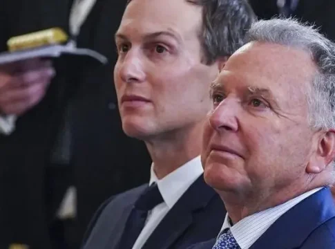 посланники Трампа следят за развитием ситуации