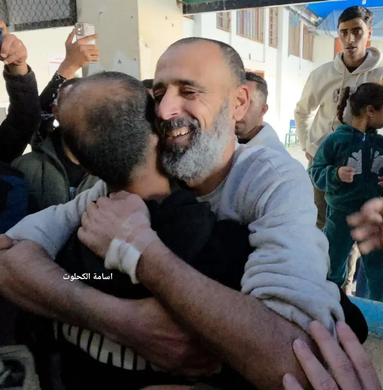 Израль выпустила 8 заключённых в сектор Газа