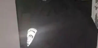 Взрывотехники ликвидируют бомбу в жилом доме Шарона (видео)