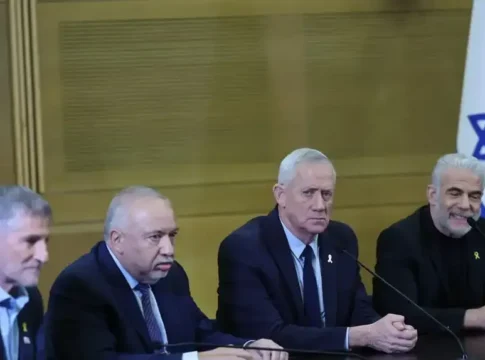 Война убивает оппозицию: политики теряют рейтинг и актуальность